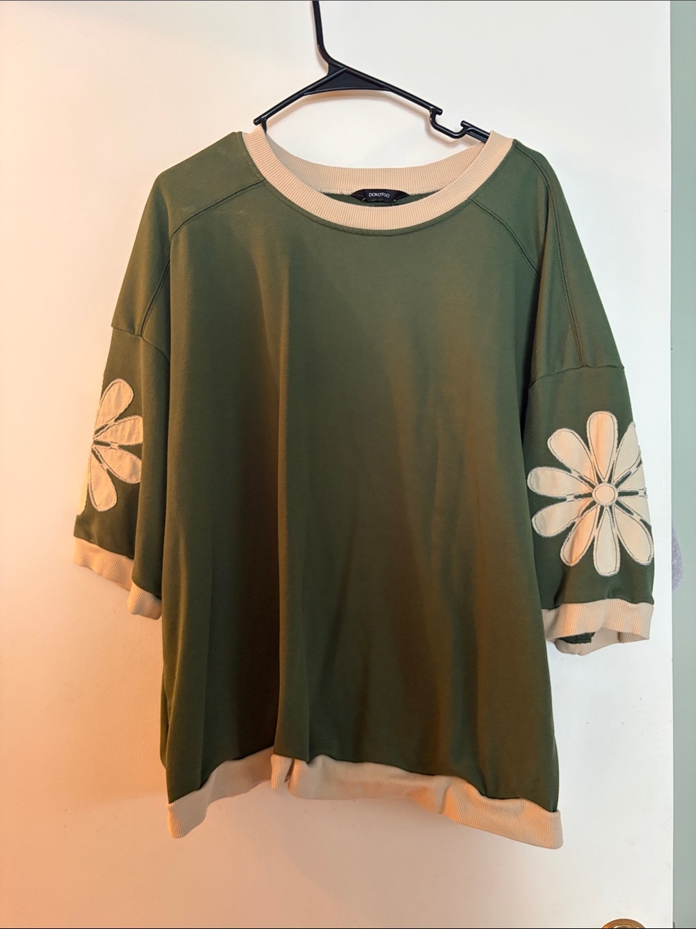 Olive Green Floral Appliqué Short Sleeve Sweatshirt - Unbranded